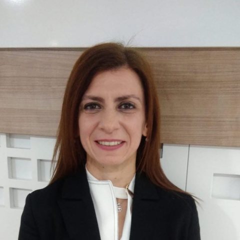 Melek Özer